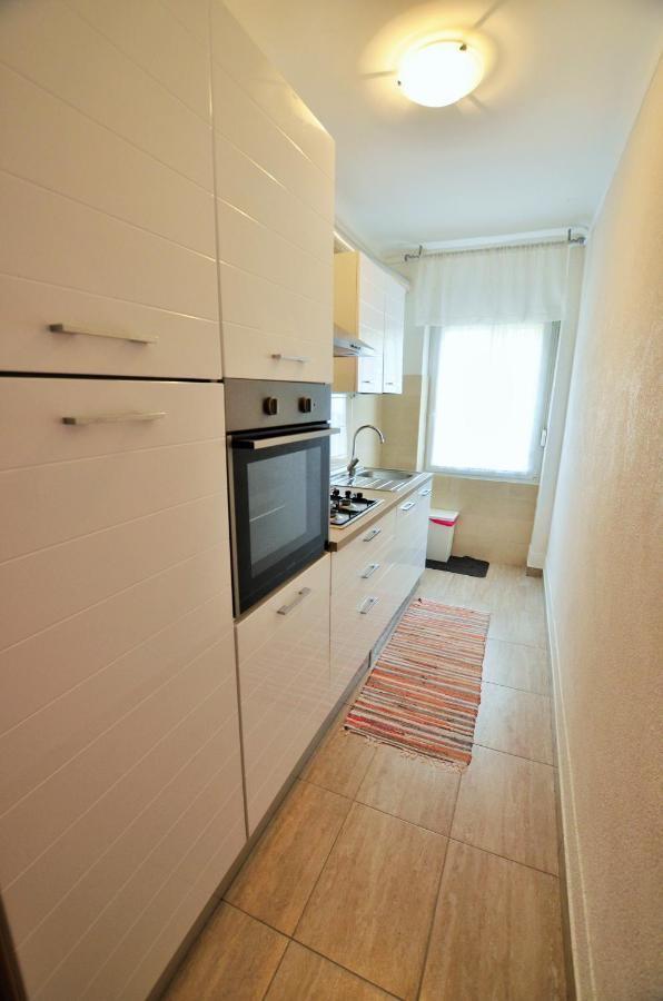 Apartment Leo Umago Exterior foto